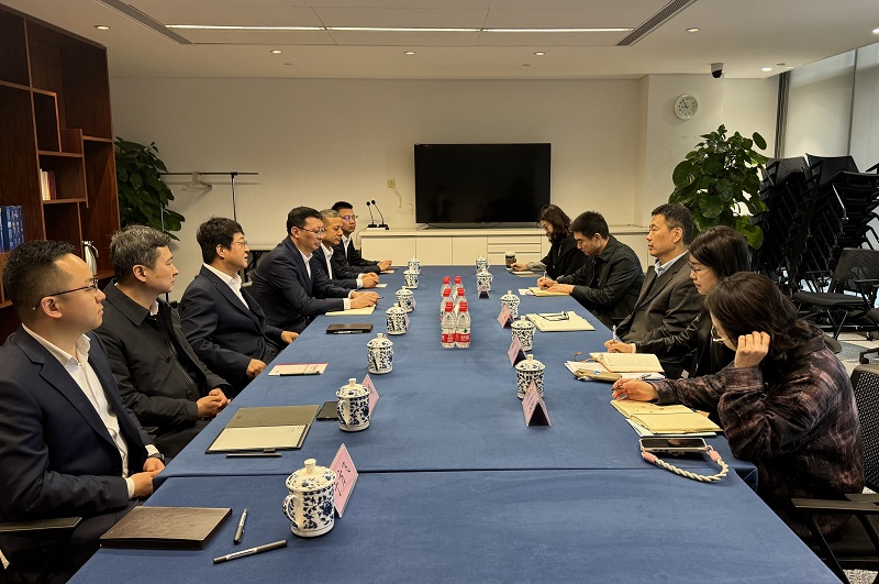 3月27日 公司党委书记、董事长姚卫东带队造访中国信任业协会党委书记刘峰.jpg